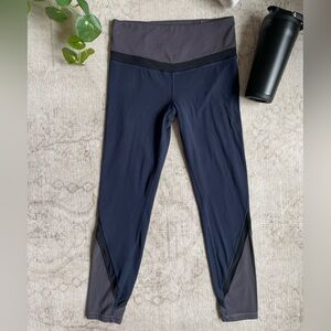 Athleta Elevation Powervita 7/8 Tight Women’s Size Small Navy and Gray